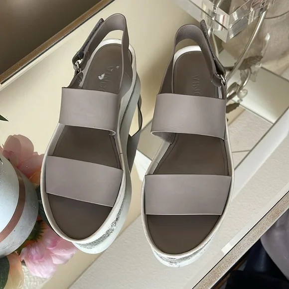 VINCE Tan Summer Sandals - Picture 2 of 11